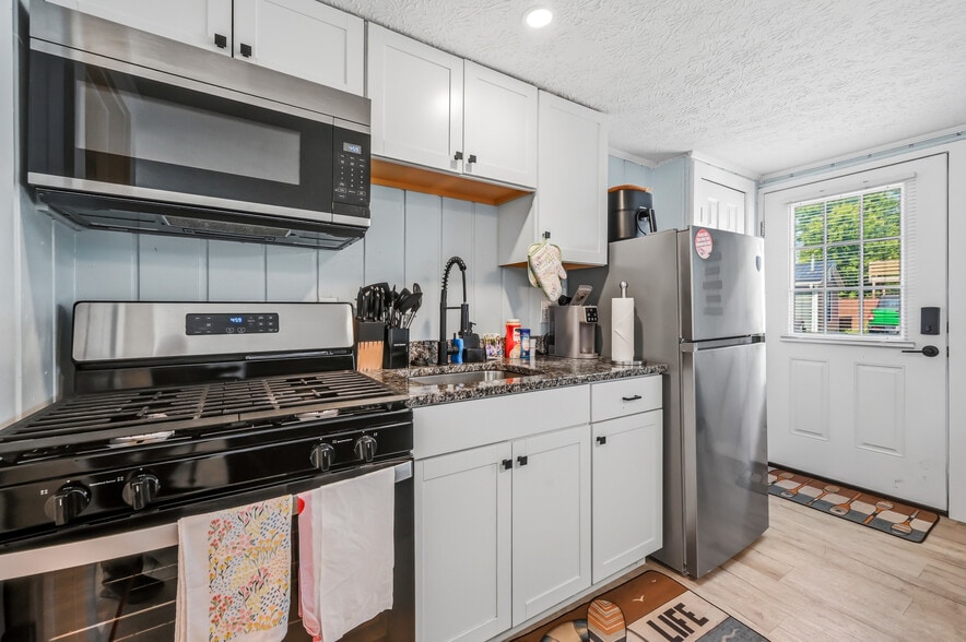 More Photos Of 5214 Old Lake Rd, Geneva Apartments For Sale