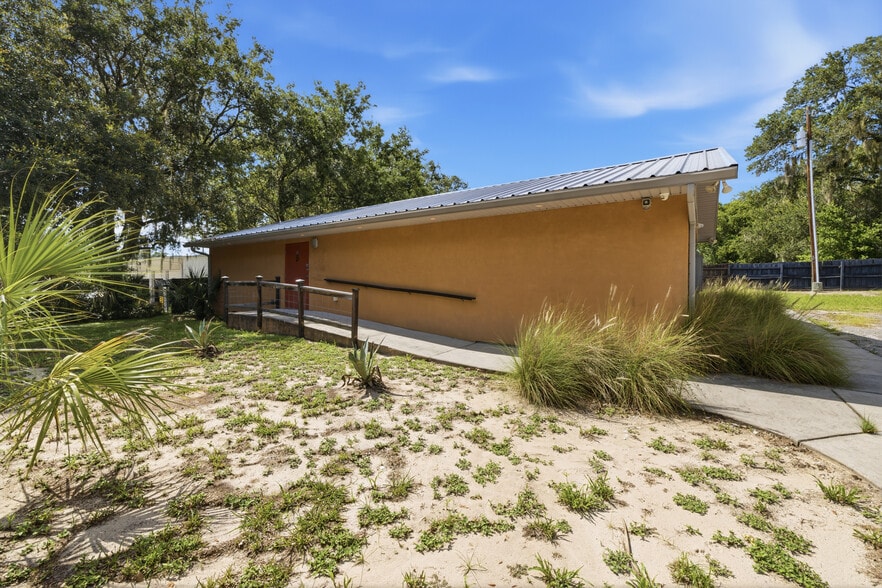 More Photos Of 2250 N Volusia Ave, Orange City Specialty For Sale