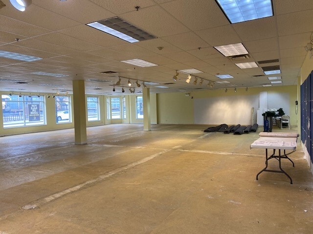 More Photos Of 18065 S Harwood Ave, Homewood Storefront For Sale