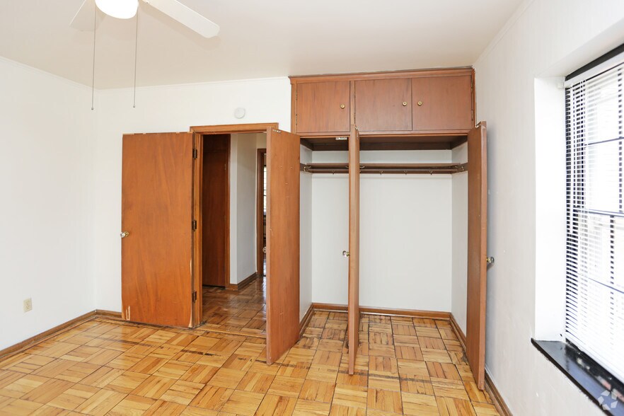 More Photos Of 3333 Grand Ave, Des Moines Apartments For Sale