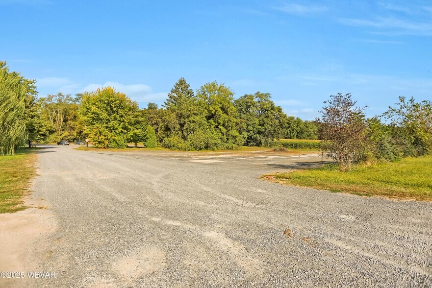 More Photos Of 8265 State Route 405, Milton Freestanding For Sale