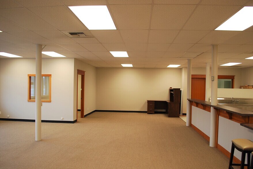 More Photos Of 25011 E Trent Ave, Newman Lake Storefront Retail Office For Sale