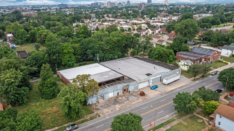 More Photos Of 3960 Page Blvd, Saint Louis Warehouse For Sale