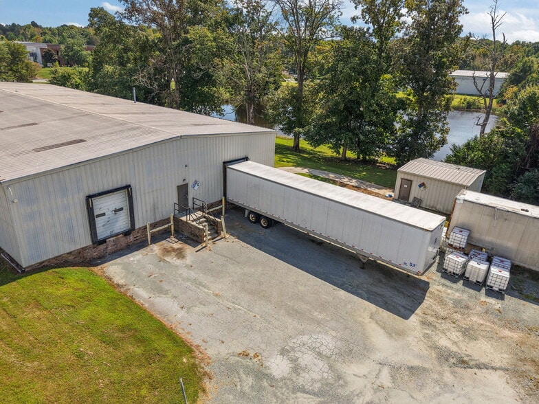 More Photos Of 2245 A Air Park Dr, Burlington Warehouse For Lease