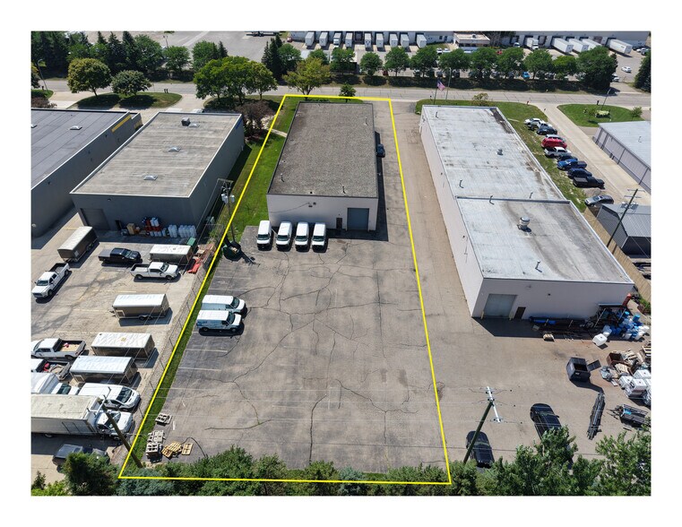 More Photos Of 725 Manufacturers Dr, Westland Warehouse For Sale