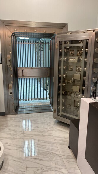 More Photos Of 7600 jericho Tpke, Woodbury Office For Lease