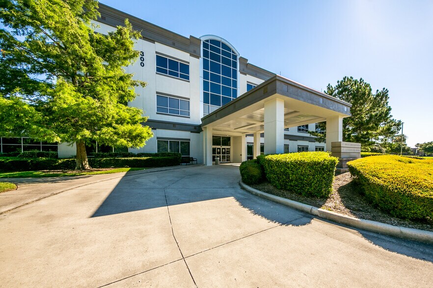 Primary Photo Of 300-350 Kingwood Medical Dr, Kingwood Medical For Lease