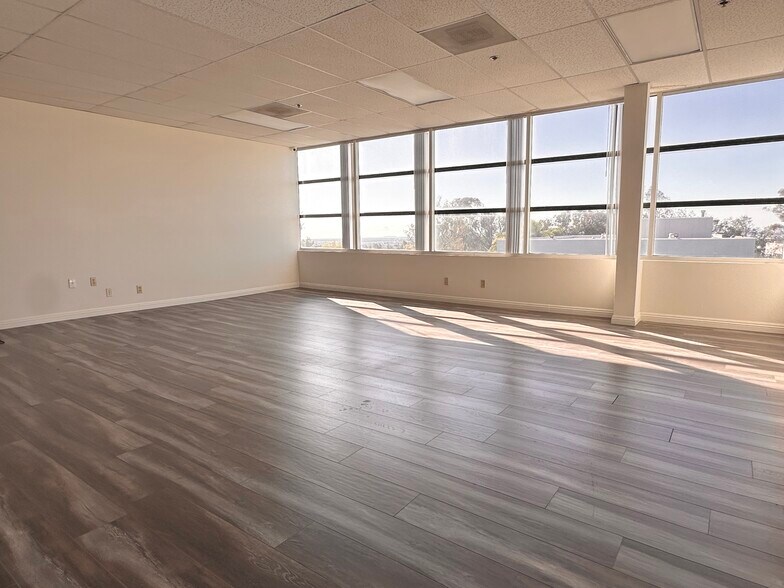More Photos Of 1111 Corporate Center Dr, Monterey Park Loft Creative Space For Sale