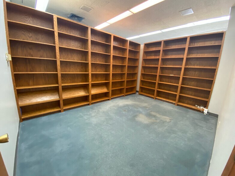 More Photos Of 20 Pearl St, Council Bluffs Office For Sale