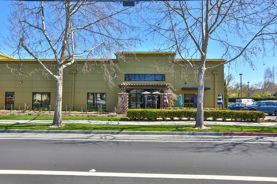 More Photos Of 425 N Whisman Rd, Mountain View Office For Lease