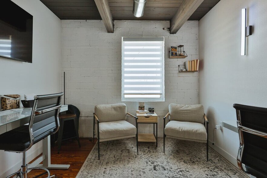 More Photos Of 611 Broadway, Lubbock Storefront For Sale