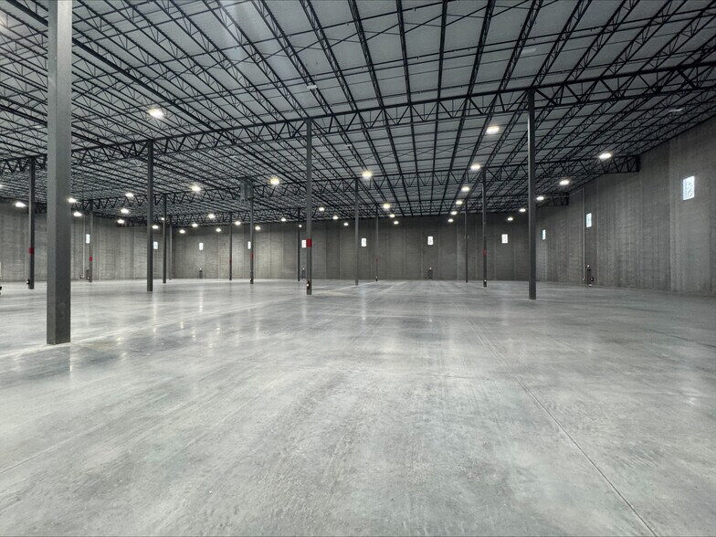 More Photos Of 485 Elizabeth Ave, Somerset Warehouse For Lease