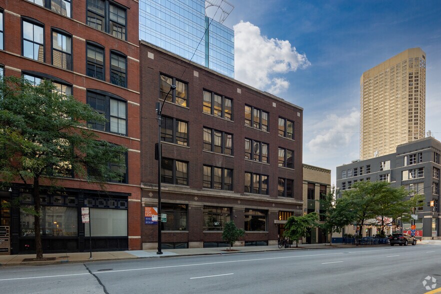 More Photos Of 208 S Jefferson St, Chicago Loft Creative Space For Lease