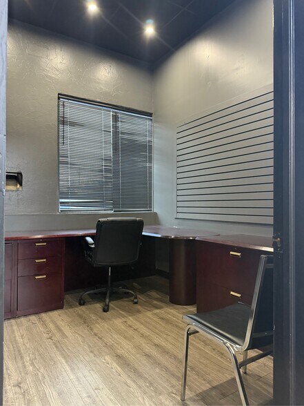 More Photos Of 1711 N Clinton Ave, Rochester Office For Lease