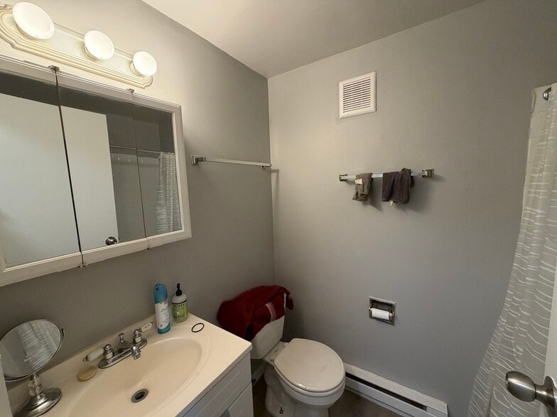 More Photos Of 474 W 14th Pl, Chicago Heights Apartments For Sale