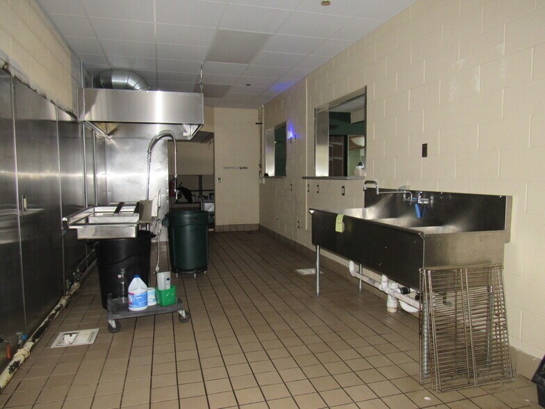 More Photos Of 150 W Dubois Ave, Dubois General Retail For Lease