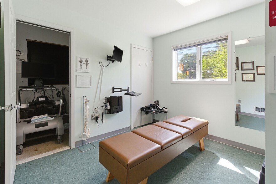 More Photos Of 801 Hughes Dr, Hamilton Office Residential For Sale