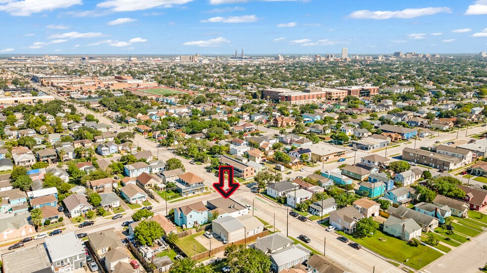 More Photos Of 4301 Avenue S, Galveston Storefront For Sale