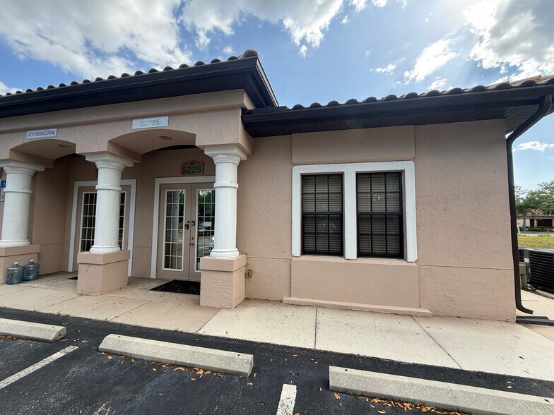 More Photos Of 5225-5229 Office Park Blvd, Bradenton Office For Sale