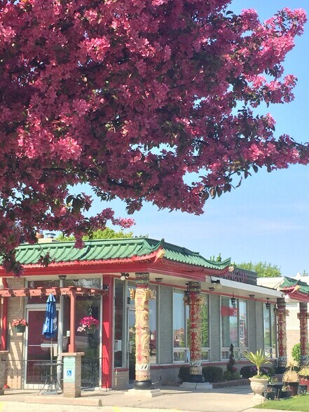 More Photos Of 15820 W National Ave, New Berlin Restaurant For Sale