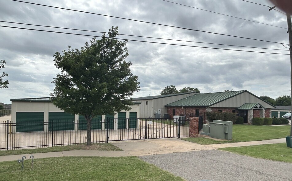 More Photos Of 3650 S Classen Blvd, Norman Self Storage For Sale