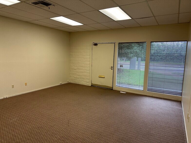 More Photos Of 11300 Coloma Rd, Gold River Flex For Lease