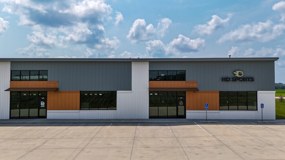 More Photos Of 250 Delaware St, Norwalk Light Manufacturing For Lease