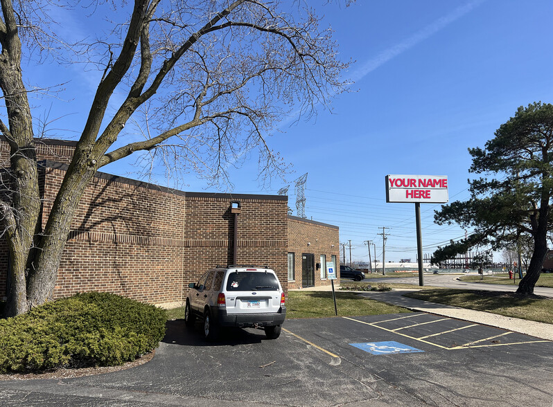 Primary Photo Of 1340-1400 E Higgins Rd, Elk Grove Village Warehouse For Lease