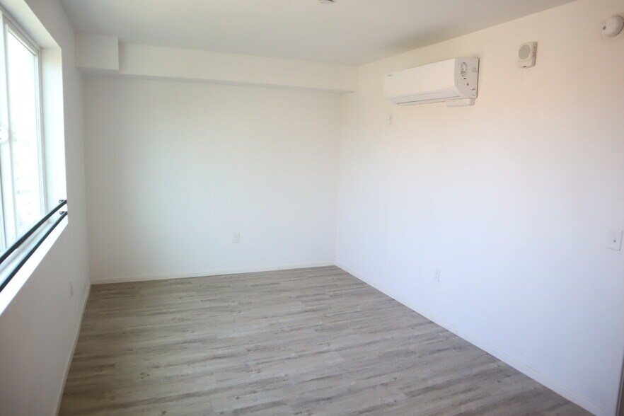 More Photos Of 10501 Wilmington Ave, Los Angeles Apartments For Sale