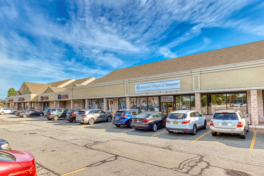 More Photos Of 130-170 W Merrick Rd, Valley Stream Unknown For Lease