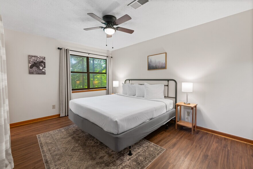 More Photos Of 3729 Plaza Way, Pigeon Forge Apartments For Sale