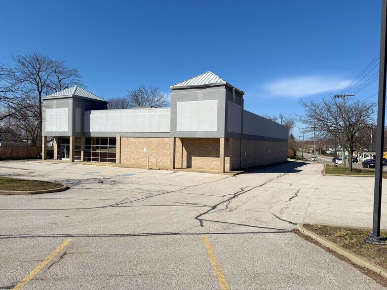 More Photos Of 1115 W Prospect Rd, Ashtabula Drugstore For Sale