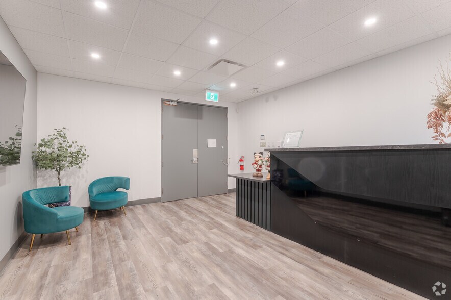 More Photos Of 2233 Argentia Rd, Mississauga Office For Lease