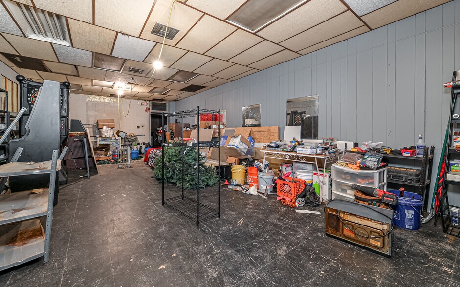 More Photos Of 830-840 Linden Ave, East Pittsburgh General Retail For Sale