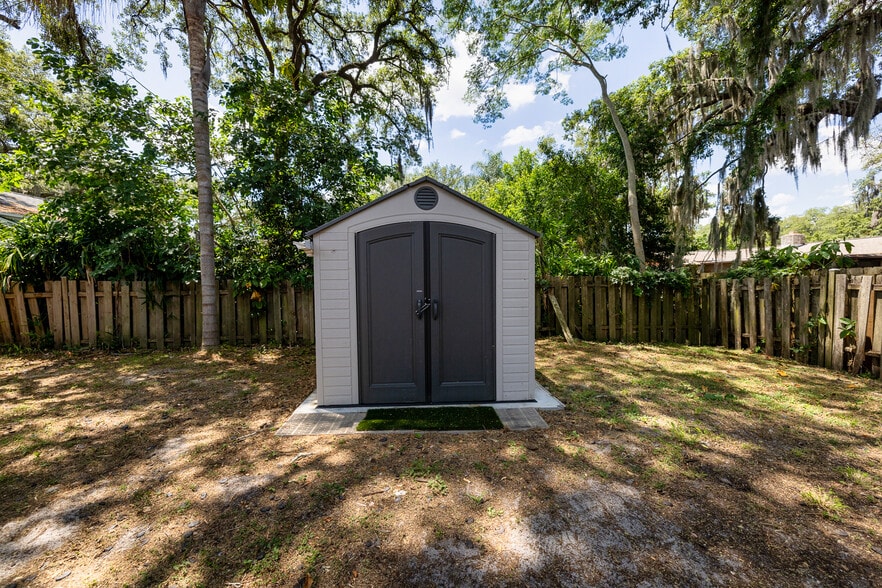 More Photos Of 7128 Wrenwood Cir, Tampa Rehabilitation Center For Sale