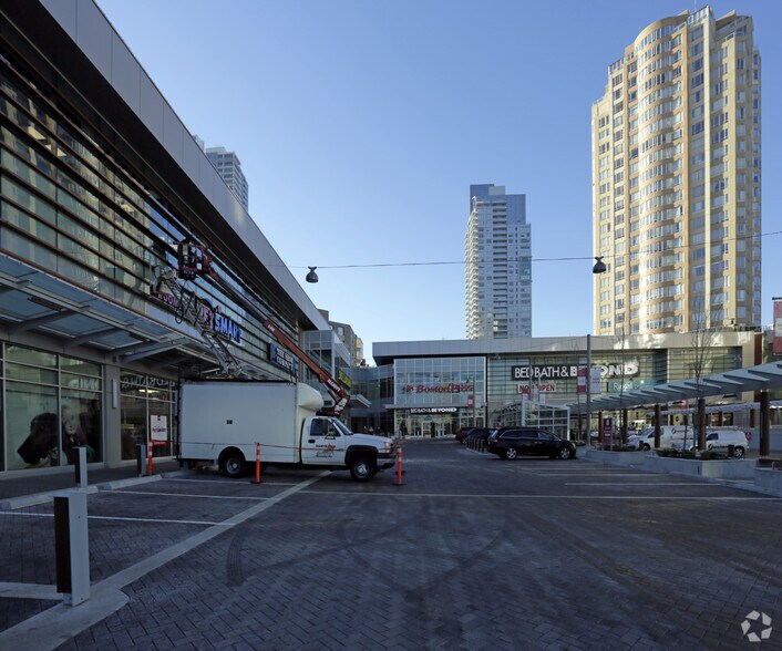 More Photos Of 6200 McKay Ave, Burnaby Freestanding For Lease