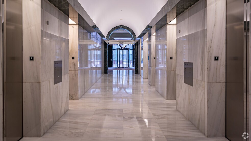 More Photos Of 1000 Louisiana St, Houston Office For Lease