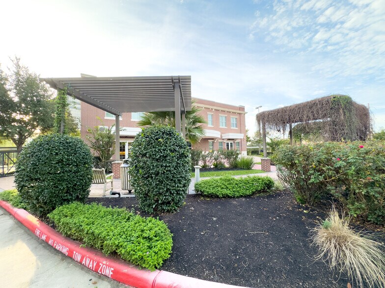 More Photos Of 16651 Ronan Rd, Houston Office For Sale