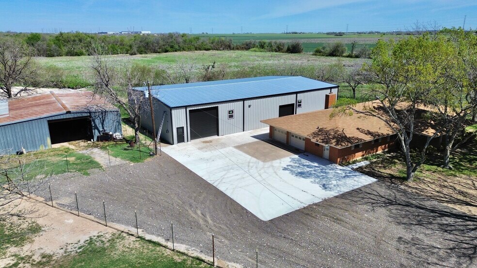More Photos Of 10025 Farm to Market 1660, Hutto Warehouse For Lease