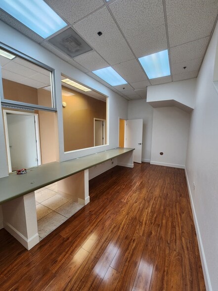 More Photos Of 4725-4737 Mangels Blvd, Fairfield Light Distribution For Sale