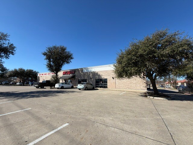 More Photos Of 617 N Mcdonald St, McKinney Freestanding For Sale