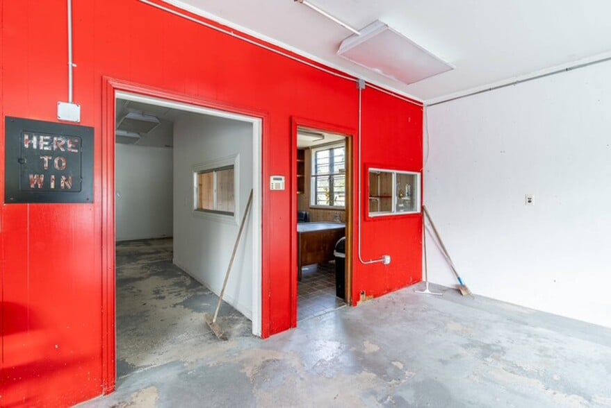 More Photos Of 13807 Rankin Ave, Dunlap Industrial For Sale