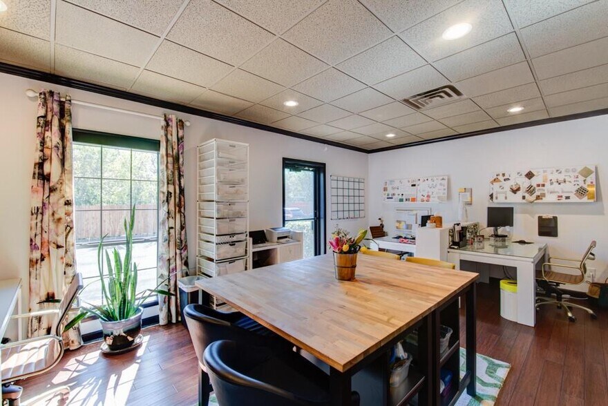 More Photos Of 8701 Shoal Creek Blvd, Austin Medical For Lease