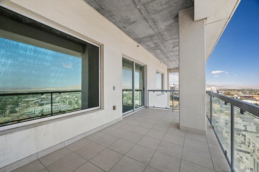 More Photos Of 900 S Las Vegas Blvd, Las Vegas Apartments For Sale
