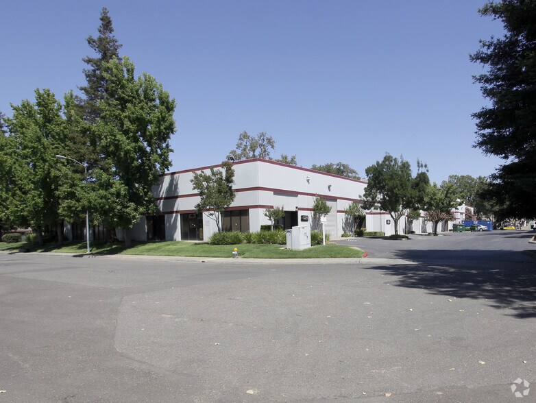 More Photos Of 1106 N D St, Sacramento Showroom For Lease