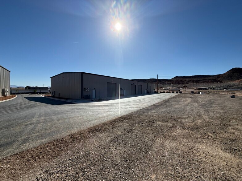More Photos Of 41 Smelter Dr, Washington Warehouse For Lease