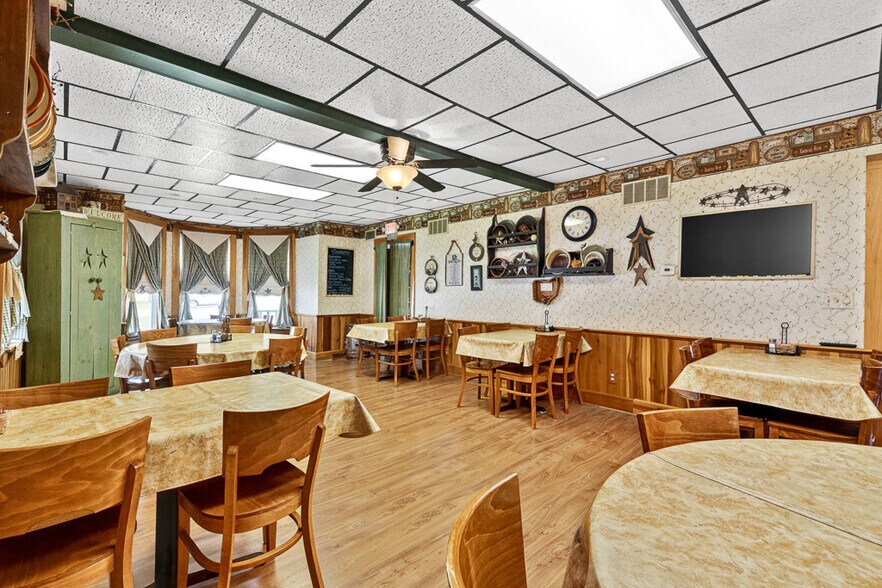 More Photos Of 1281 OH-183, Atwater Restaurant For Sale