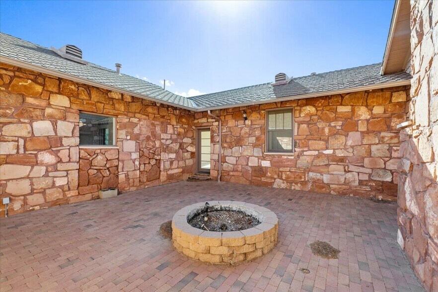 More Photos Of 35 Gassaway Place Pl, Sedona Specialty For Sale
