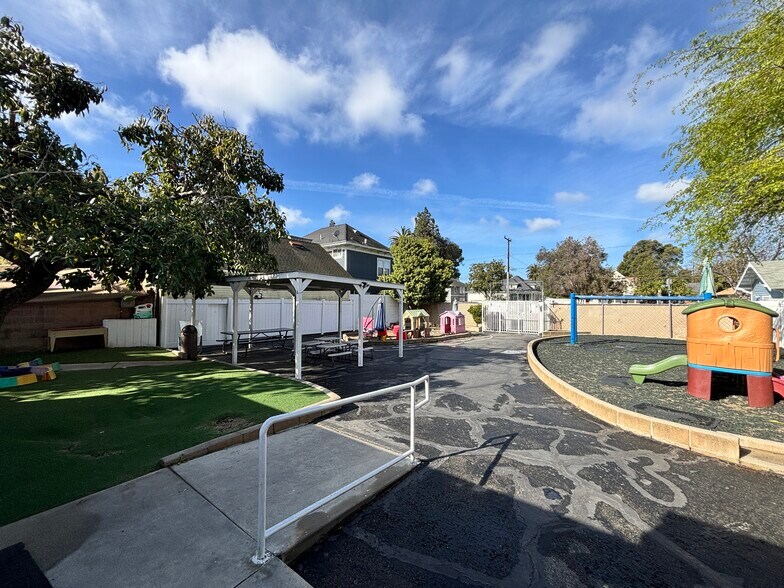 More Photos Of 272 S Glassell St, Orange Schools For Lease