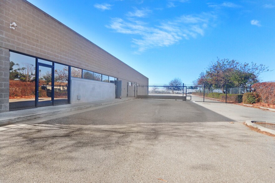 More Photos Of 2075 Knoll Dr, Ventura Manufacturing For Lease